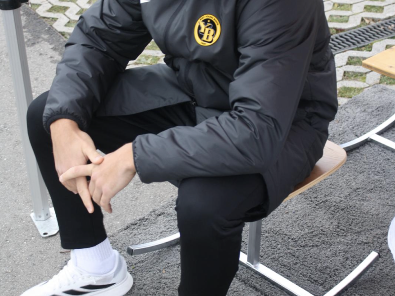 YB Spieler Wasson Thermoncy auf dem CoreSeat